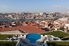 Vogeklperspektive Portugal Porto The Yeatman