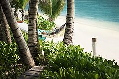 Hängematte Beach Four Seasons Resort Seychelles at Desroches Island
