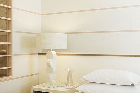 Family Suite (ca. 73 qm) Die großzügige Family Suite umfasst zwei getrennte Schlafzimmer und zwei Badezimmer und ist ideal für Familien. Zusätzlich gehört ein Balkon oder eine Terrasse mit Seeblick dazu.