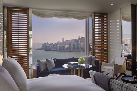 Rosewood Hongkong Dass der Himmel nicht die Grenze ist, zeigt schon allein die umwerfende Architektur des Rosewood Hong Kong – ein 5-Sterne-Hotel, das hoch hinaus möchte. Und sobald Sie sich im Innern befinden, empfängt Sie der Himmel auf Erden.