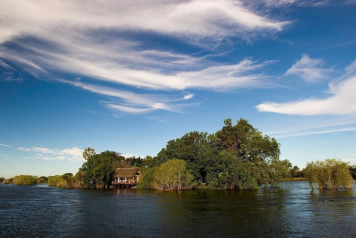 Lodge Sindabezi Island