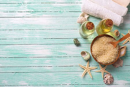 COMO Shambhala Treatment Genießen Sie ein Detox-Programm, das Ihre Haut zum Strahlen bringt. Sie werden mit einem speziellen COMO Shambhala Body Peeling aus Shea Butter, ätherischen Ölen, Mandeln, Kokosnuss und Makadamia behandelt, baden in wohltuendem Wasser und werden letztlich mit einer entspannenden COMO Shambhala Massage verwöhnt.