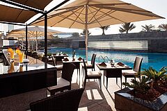 Dubai Jumeirah Emirates Towers Poolbar