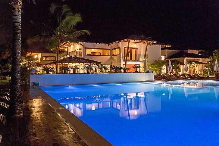 Pool Nacht Campo Bahia