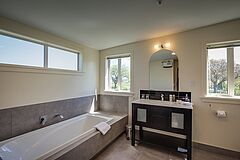 Bathroom Pen-y-bryn Lodge