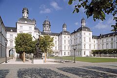 Schlossplatz Althoff Grandhotel Schloss Bensberg