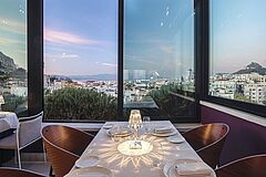 Essen bei Sternenlicht AthensWas Hotel
