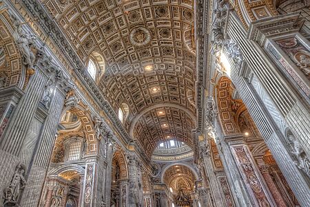 Vatikanische Gärten und Mosaikschule Erkunden Sie sonst unzugängliche Bereiche des Kirchenstaats wie die Vatikanischen Gärten, die für jeden Papst seit dem 13. Jahrhundert ein Ort der Ruhe sind. Noch heute beeindrucken sie mit ihren Fontänen, Skulpturen und Pflanzen. Anschließend besuchen Sie die Mosaikschule, wo die Mosaike der Basilika restauriert werden, aber auch neue Kunstwerke entstehen.