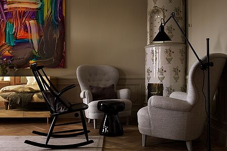 Junior Suiten (ca. 36-42 qm) Sollten Sie eine größere Unterkunft wünschen, empfehlen wir die Junior Suiten mit Himmelbett oder Kingsize Betten und prächtige, in Marmor gekleidete Badezimmer.
Die einen verfügen über einen Kamin, die anderen über einen Balkon.