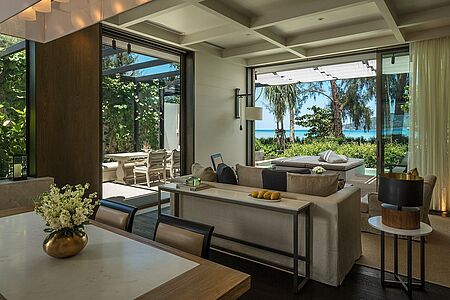 Beachfront Pool Villa (ca. 326 qm) Wenn das mal nicht überzeugend klingt: Mit 326 Quadratmetern, lichtdurchfluteten Räumen, prächtigen Sitzecken, Meerblick und Traum-Terrasse präsentieren sich diese wunderbaren Beachfront Pool Villen. Was braucht es mehr?