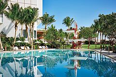 Pool The Miami Beach EDITION