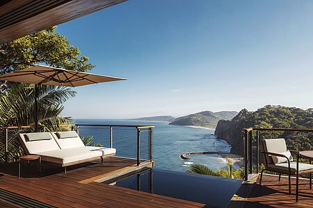 Panoramic Ocean Treehouse 79 qm Erblicken Sie zugleich Regenwald und Meer auf einen Blick. Erwachen Sie täglich mit diesem außergewöhnlichen Blick und lassen Sie Ihrer Fantasie freien Lauf. Die vom Boden bis zur Decke reichenden Fenster und Türen sorgen für luftige und lichtdurchflutete Räume, in denen sich Natur und Unterkunft miteinander vermischt.