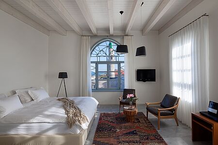 Deluxe Zimmer 24-27 m² Das Deluxe Zimmer verfügt eine restaurierte und wiederhergestellte Decke und einen wunderbaren Ausblick auf die Hügel von Galiläa.