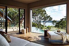 Guest Lounge Pretty Beach House