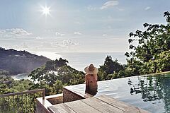 Pool Frau 2 Four Seasons Resort Seychelles