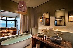 Badezimmer des Lake View Rooms