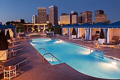 Pool Abend The Peninsula Beverly Hills