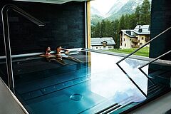 Schweiz Engadin NIRA Alpina Pool
