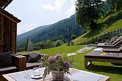Garten Italien Südtirol White Deer San Lorenzo Mountain Lodge