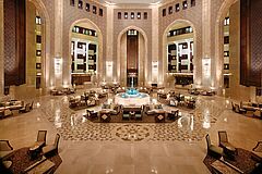 Lobby Al Bustan Palace