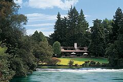 River Huka Lodge