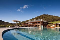 Poolside One&Only Wolgan Valley Resort
