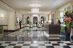 Desk The Pierre, A Taj Hotel