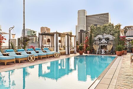 The NoMad Hotel Los Angeles Mit viel Liebe zum Detail und einer ausgewogenen Balance aus kalifornischem Design und traditionellem Ostküstenflair wurde aus der ehemaligen Bank of Italy das The NoMad Hotel. Seinen Ursprung findet das imposante Gebäude in den 1920er Jahren.