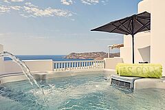 Whirlpool Myconian Villa Collection