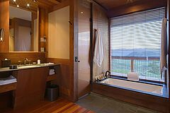 Suite Bathroom Amangani