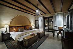 Schlafbereich Abu Dhabi Qasr Al Sarab Desert Resort by Anantara
