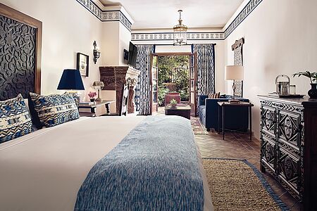 Junior Suite 30 qm Die Lebensqualität von San Miguel de Allende wurde in der Junior Suite eingefangen. Die Junior Suiten befinden Sich in den Casas Principal, Fuente und Caballo und verfügen über einen separaten Sitzbereich – geschmückt mit lokalen Antiquitäten – sowie bequeme Betten.