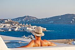Deluxe Jacuzzi Suite 2 Kouros Hotel & Suites 