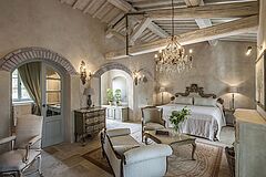 Italien Toskana Borgo Santo Pietro Schlafzimmer