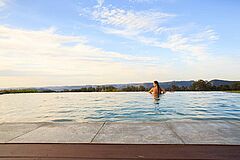 Infinity Pool Spicers Peak Lodge