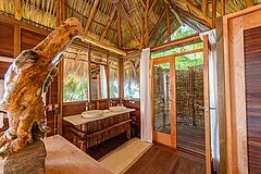 Bathroom Calala Island