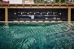 Pool Bar Istoria Santorin