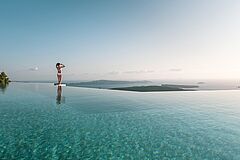 Pool 2 Grace Santorin