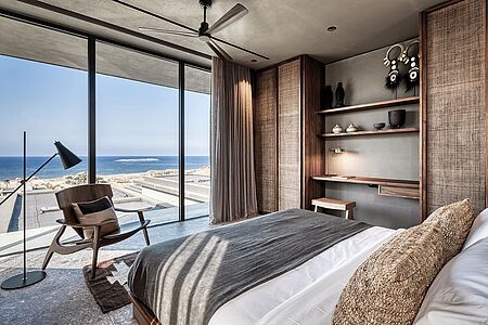 Family Villa 2 Bedroom Private Pool (ca. 65 qm) Mit bis zu fünf Personen logieren Sie in der Villa mit zwei Schlafzimmern auf gut 65 qm. Höchsten Komfort bieten die zwei toll ausgestatteten Badezimmer und ein großer Garten mit eigenem Pool.