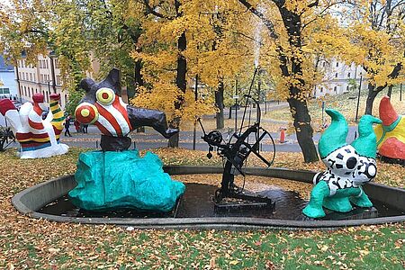 Museum of Modern Art Im Kunsttempel der Superlative könnte man Tage zubringen. Filme, Installationen, Skulpturen, Aquarelle, Fotografien und Gemälde aus mehreren Jahrhunderten bewundern, aktuelle Ausstellungen besuchen. Das Museum of Modern Art gehört zu den führenden Museen Europas in den Bereichen moderne und zeitgenössische Kunst.