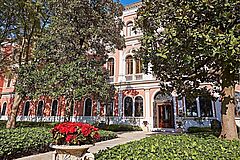 Entrance San Clemente Palace Kempinski Venice 