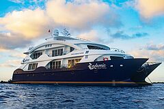Schiff Endemic Golden Galapagos Cruises