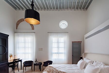 Grand Deluxe 35 m² Dieses Zimmer bietet Ihnen Ausblick sowohl auf das Meer als auch die Altstadt, hat eine Sitzecke und ein Bad, das mit einer freistehenden Badewanne und separater Dusche ausgestattet ist.