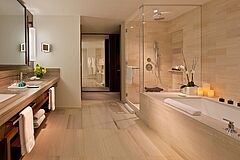 Bathroom Langham Place, New York Fifth Avenue