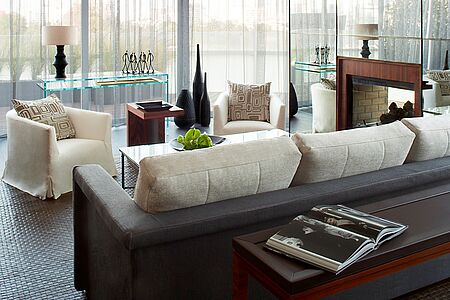 Las Alcobas, a Luxury Collection Hotel Finden Sie in diesem besonderen Hotel zwischen weißem Stuck und hochmodernen Fassaden ein Zuhause fernab der Heimat. Im Los Alcobas, ein Boutique Hotel in Polanco, Mexiko City, werden Ihnen luxuriöser Service und modernste Annehmlichkeiten in einer warmen Umgebung geboten.