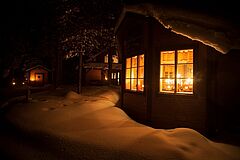 by night Fjellborg Arctic Lodge