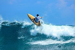 Surfing Gili Lankanfushi 