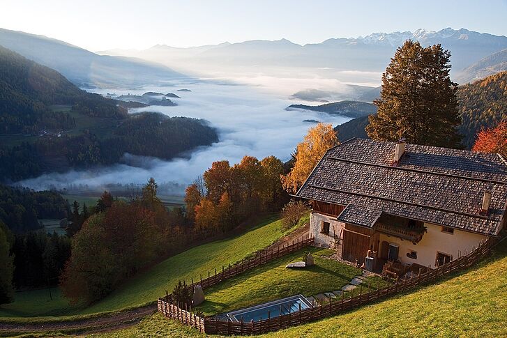 Vogelperspektive Italien Südtirol White Deer San Lorenzo Mountain Lodge Italien Südtirol White Deer San Lorenzo Mountain Lodge Vogelperspektive