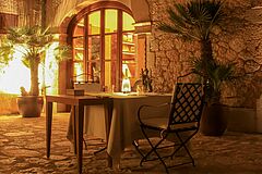 Spanien Mallorca Castell Son Claret patio Table Patio Table Spanien Mallorca Castell Son Claret