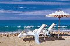 Strand Four Seasons Lana'i at Manele Bay